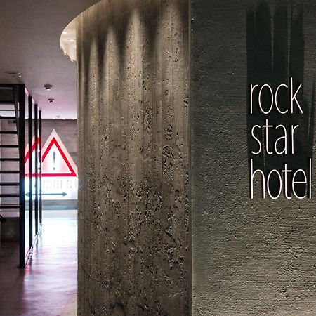 Rock Star Hotel Osaka Exterior photo